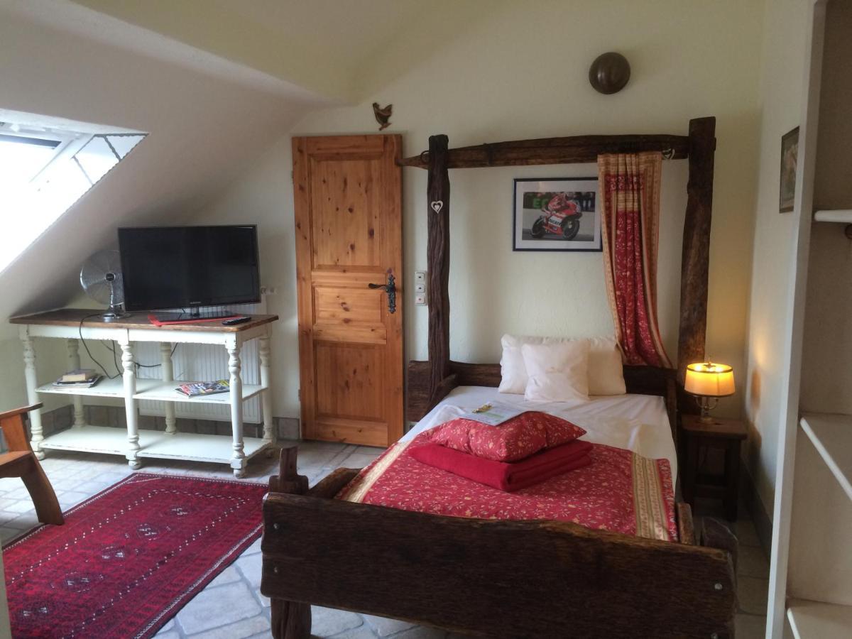 Domizil Hotel Dueren "Kastanienhof" Bagian luar foto